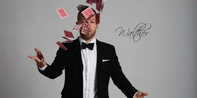 Walther – humoristisk trylleshow med magi og publikumsinddragelse